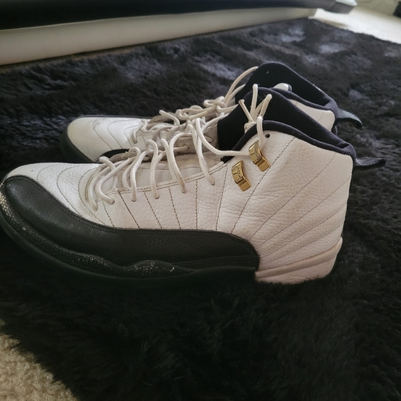 Nike Air Jordan 12 Retro Shoes in Black/White/Taxi - Picture 4 of 4